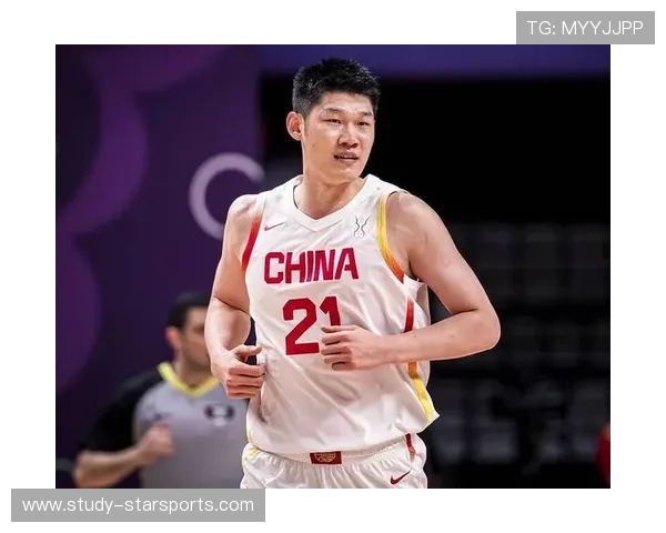 中国男篮迎战澳大利亚队决战世界杯，冲击奥运门票全力以赴