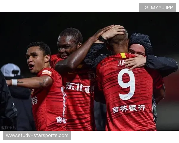 热那亚俱乐部宣布新赛季目标瞄准欧洲赛场 引援计划引发广泛关注 热那亚俱乐部宣布新赛季目标瞄准欧洲赛场 引援计划引发广泛关注