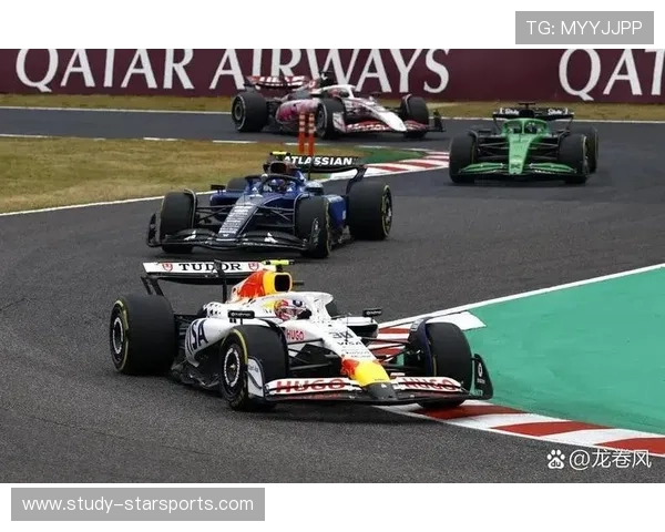 F1赛事最新动态:车队阵容调整与技术革新引发热议 F1赛事最新动态:车队阵容调整与技术革新引发热议