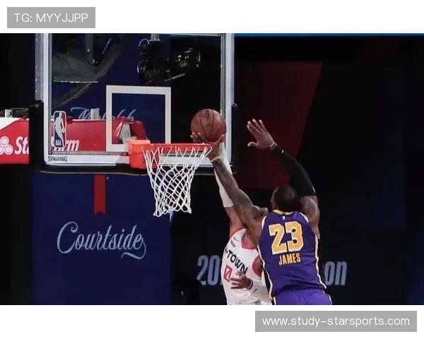 NBA赛季重启 火箭队与湖人队展开激烈对决 詹姆斯与哈登联手演绎精彩对抗