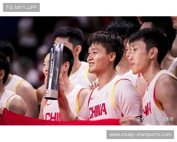 中国男篮力克菲律宾晋级亚洲杯决赛 新星表现抢眼助力球队冲击冠军